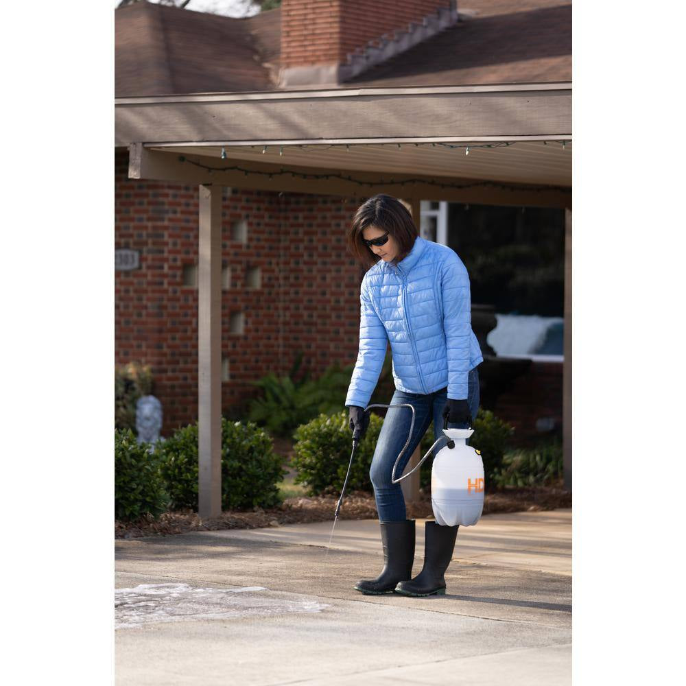 1 Gal. Concrete and Driveway Degreaser Concentrate Pressure Wash Dissolves Grease and Buildup on Brick and Tile (4-Pack)